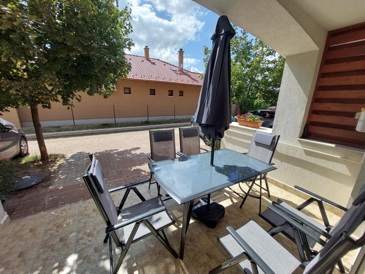 Semiramis Apartman Cserkeszőlő Exterior foto